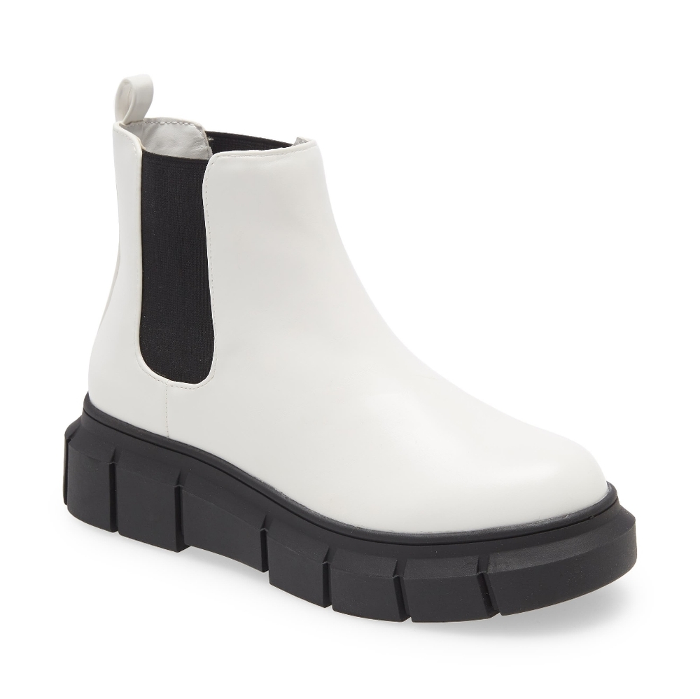 BP. Niya Chelsea Boots